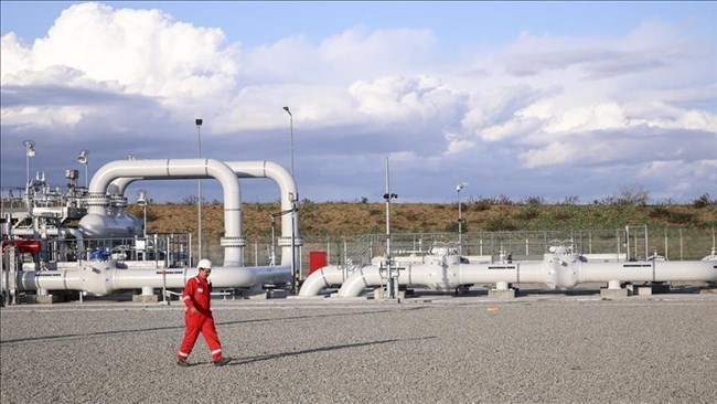 Turkey and Turkmenistan have reached an agreement to begin the flow of Turkmen natural gas to Turkey starting March 1, with the gas being transported via Iran’s existing pipeline network.