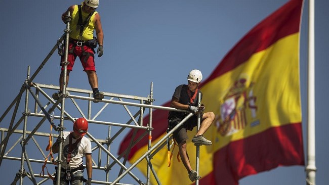 Spain has steadily raised its minimum wage to improve fair pay and reduce inequality. While unions support these increases, some businesses worry about potential impacts on employment and competitiveness.