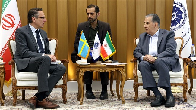 Iran has invited Sweden to restart joint investment projects in the country’s automotive and electricity sectors, signaling readiness to expand economic ties as hopes grow for progress in nuclear negotiations with the US and potential sanctions relief.