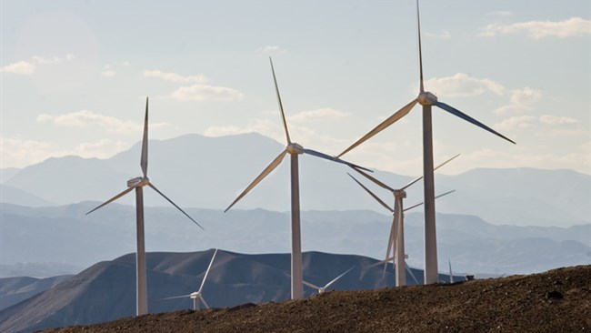 Iran’s Supreme Economic Coordination Council, chaired by President Masoud Pezeshkian, has approved new financial incentives to support the private sector’s involvement in renewable energy development, particularly the purchase, production, and installation of solar panels.