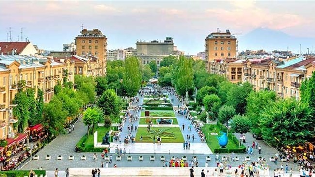 Iran’s Chamber of Commerce will dispatch a trade delegation to Armenia in the coming days ahead of a planned high-level visit by senior Iranian officials to the country.