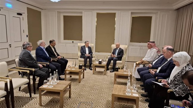 The president of Iran Chamber of Commerce, Industries, Mines, and Agriculture called for deeper economic cooperation among Islamic countries during a meeting with his Jordanian counterpart in Amman.