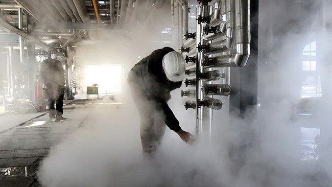 According to calculations by the Parliament Research Center, the growth of the gross domestic product (GDP) at constant prices in Aban 1404 (October-November 2025) compared to the same month last year is estimated at 2.3 percent, and non-oil economic growth is estimated at 2.7 percent.