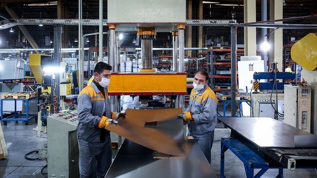 Iran’s overall Purchasing Managers’ Index (PMI) fell sharply in the calendar month to mid-January, hitting its lowest level in seven months as a surge in the exchange rate and widespread internet outages weighed on economic activity, a report by the research arm of Iran’s Chamber of Commerce showed.