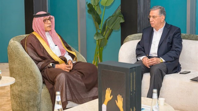 Samad Hassanzadeh, president of the Iran Chamber of Commerce, Industries, Mines and Agriculture, called for the re-establishment of direct trade between Iran and Saudi Arabia during a visit to Mecca, saying current indirect exchanges should be replaced with formal bilateral channels.