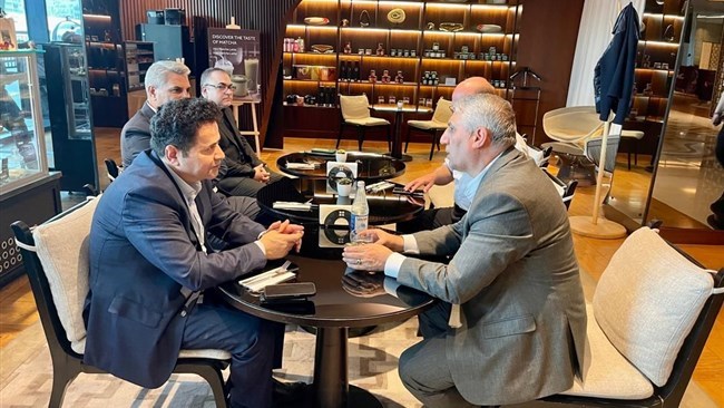 Vice president of Iran Chamber of Commerce and Iran’s ambassador to Azerbaijan discussed measures to facilitate the supply and transit of essential goods to Iran during a meeting in Baku on Monday.