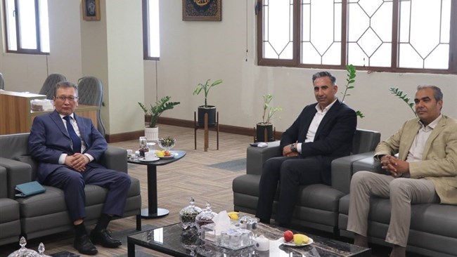 Hormuzgan province has the potential to become a hub for economic cooperation between Iran and Central Asia, officials said during a meeting between Kazakhstan’s consul general and board members of the Bandar Abbas Chamber of Commerce.